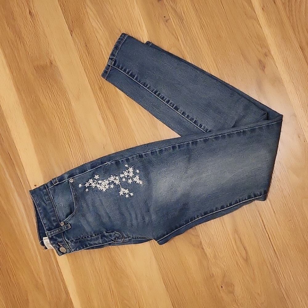 Harper High Rise Floral Embroidery Jeans